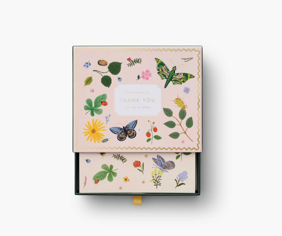 Keepsake card box with a curio pattern and the text "Thank you", against a white background. 